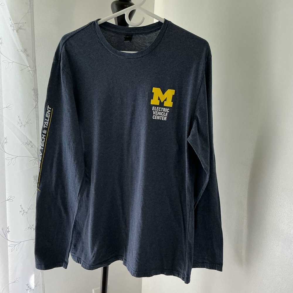 University of Michigan EV Center Blue Long Sleeve T-Shirt Men’s Large